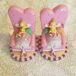 Adorable pink princess book ends